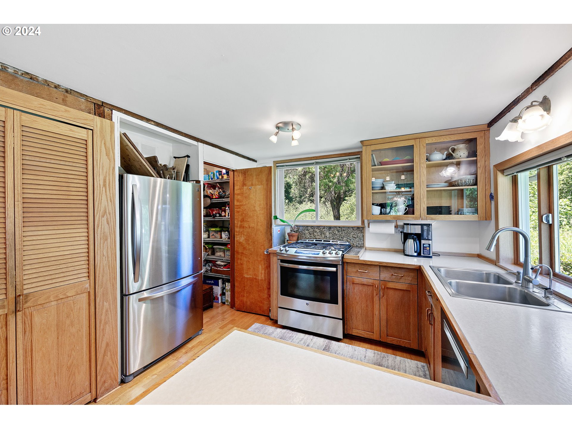 1610 Sand Creek Road Drain, OR 97435 - Photo 11 of 35 Gallery Image 11