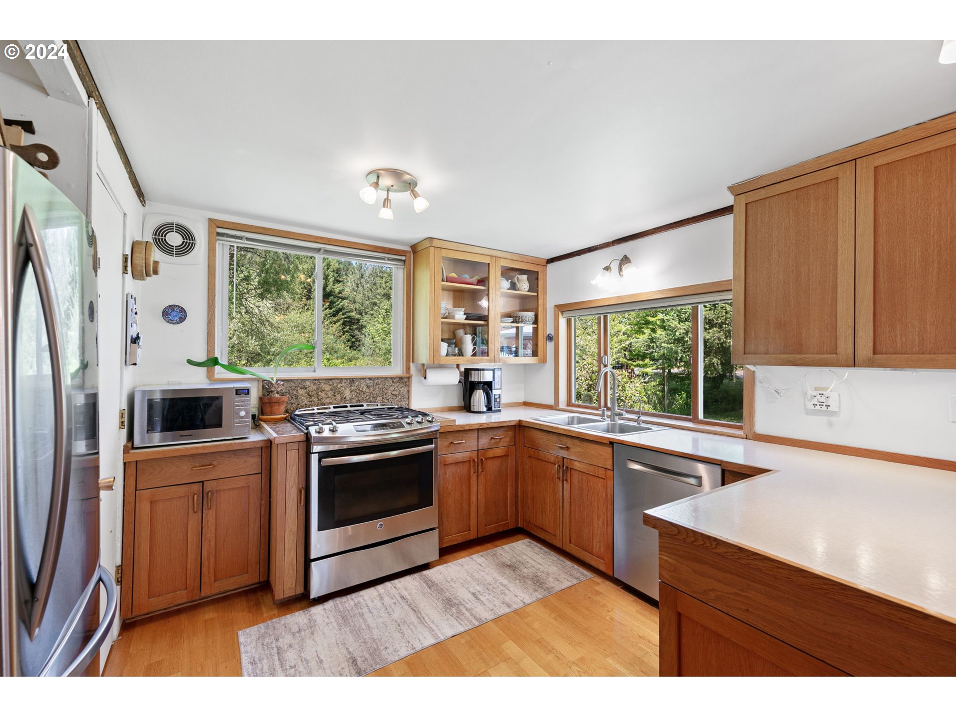 1610 Sand Creek Road Drain, OR 97435 - Photo 10 of 35 Gallery Image 10