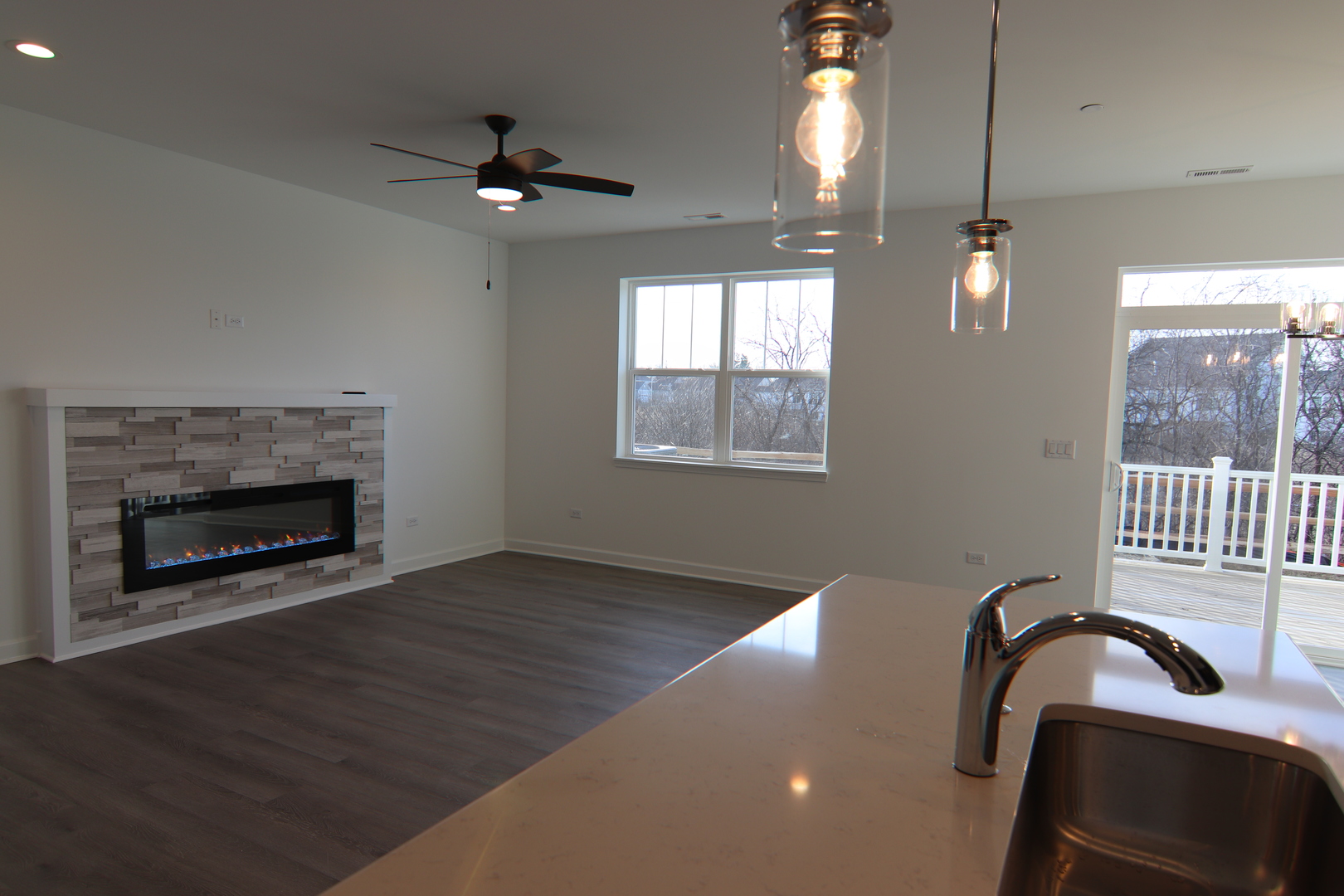 334 Masters Drive Addison, IL 60101 - Photo 3 of 32