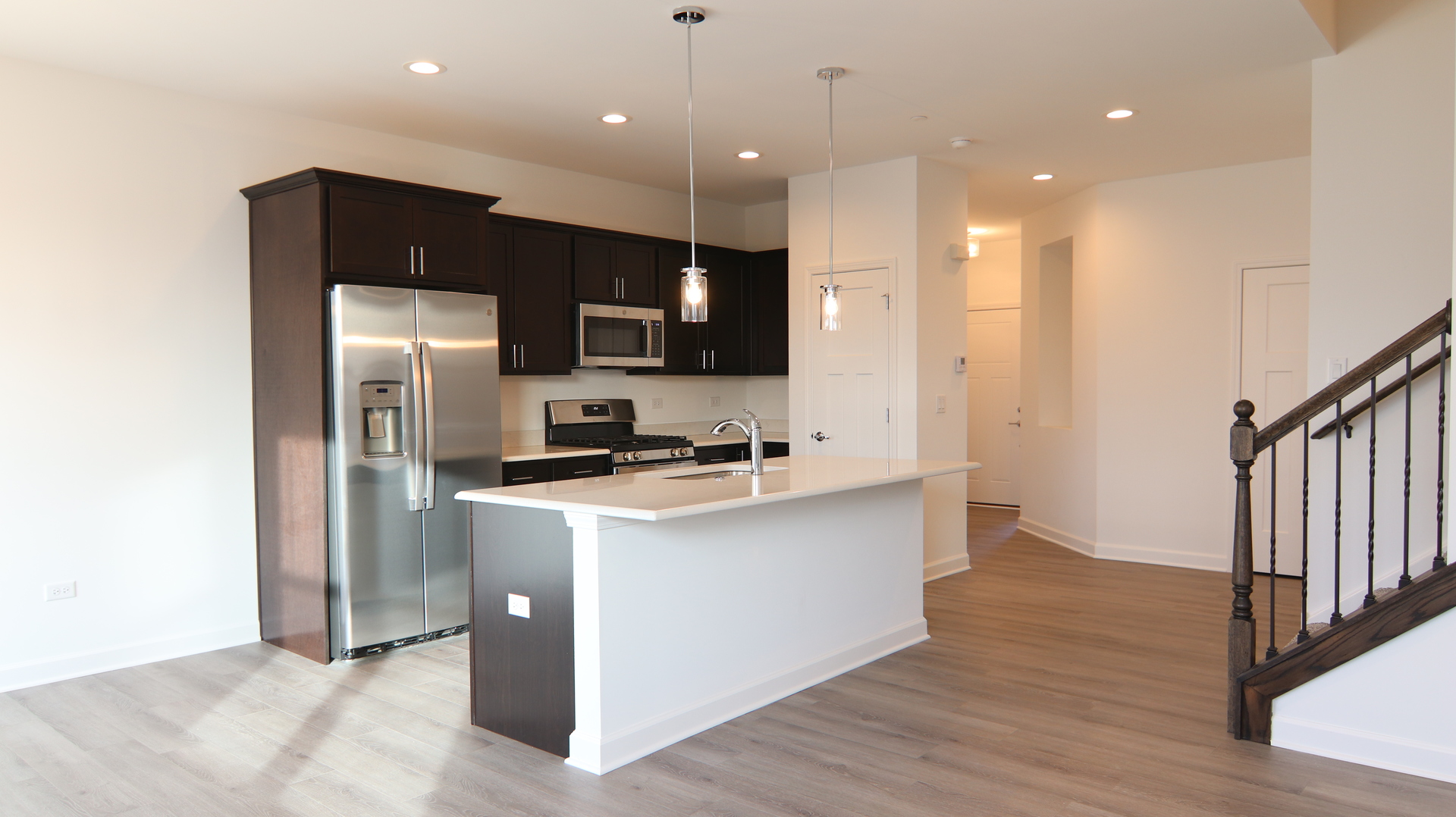 334 Masters Drive Addison, IL 60101 - Photo 7 of 32