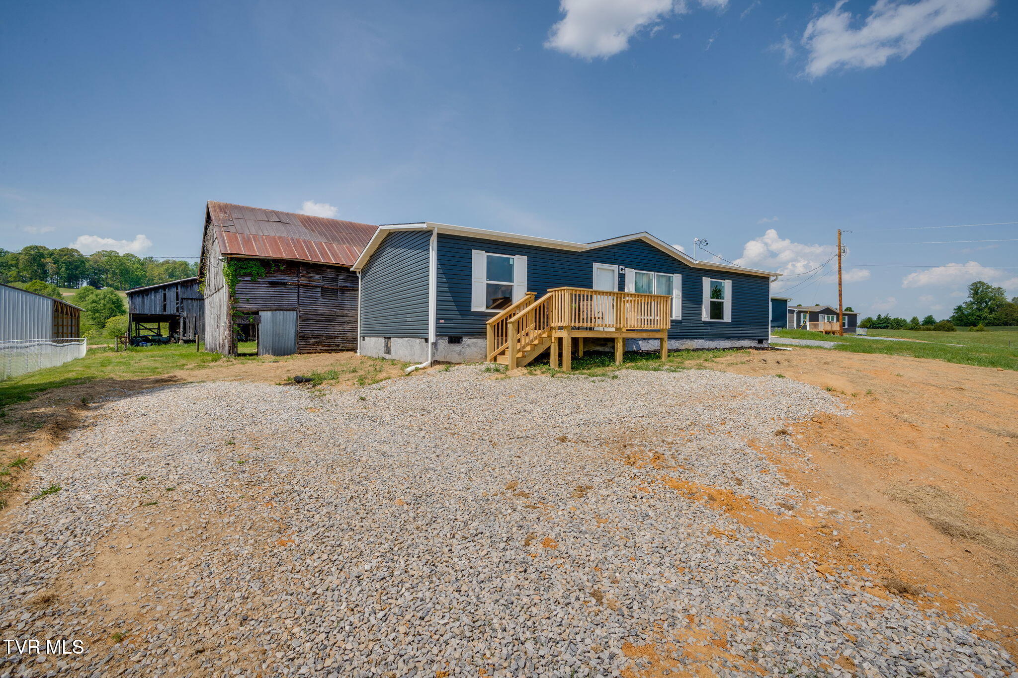 30 Armstrong Road Limestone, TN 37681 - Photo 2 of 29 002