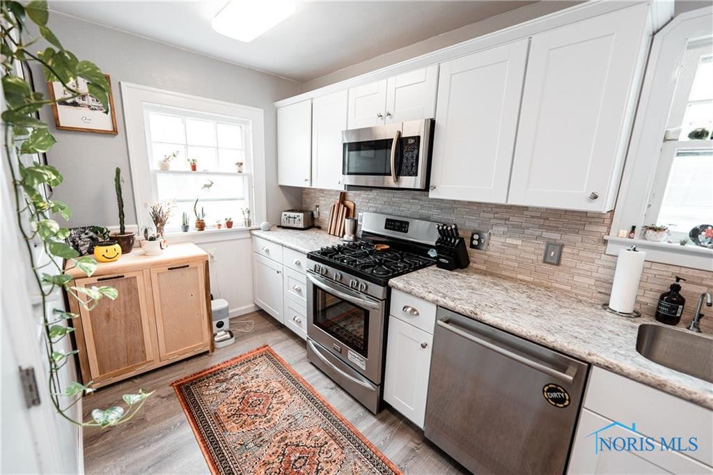 903 Waybridge Road Toledo, OH 43612 - Photo 4 of 19 Gallery Image 4