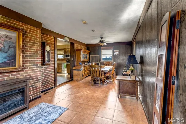 $650,000 | 2948 Erb Road, St. Louis, MO 63129