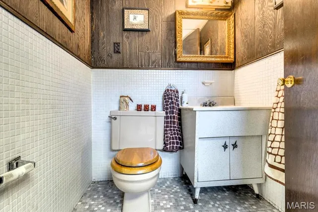 $650,000 | 2948 Erb Road, St. Louis, MO 63129