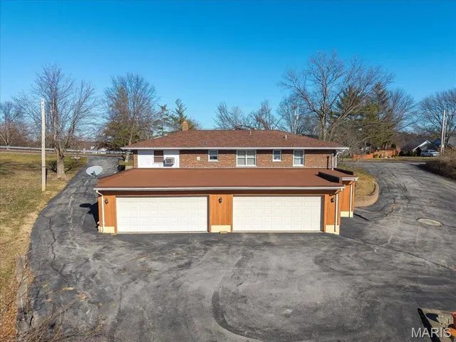 $650,000 | 2948 Erb Road, St. Louis, MO 63129