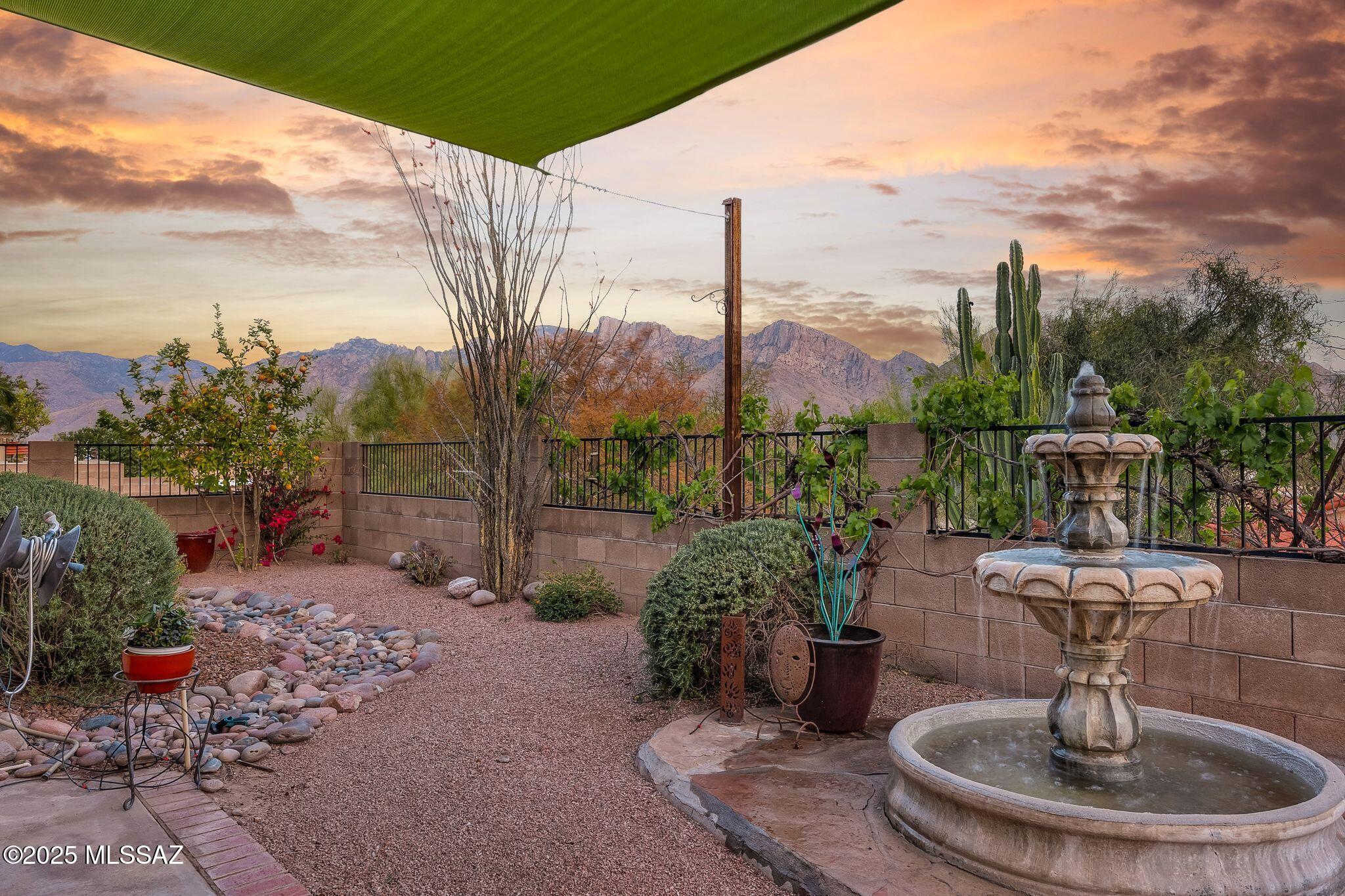 499 West Windowmaker Road Tucson, AZ 85737 - Photo 3 of 44 Gallery Image 3