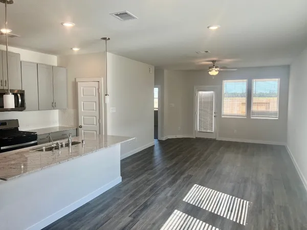 $1,850 | 15431 Dapple Blf Lane, Conroe, TX 77302