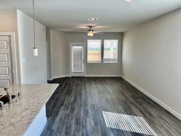 $1,850 | 15431 Dapple Blf Lane, Conroe, TX 77302