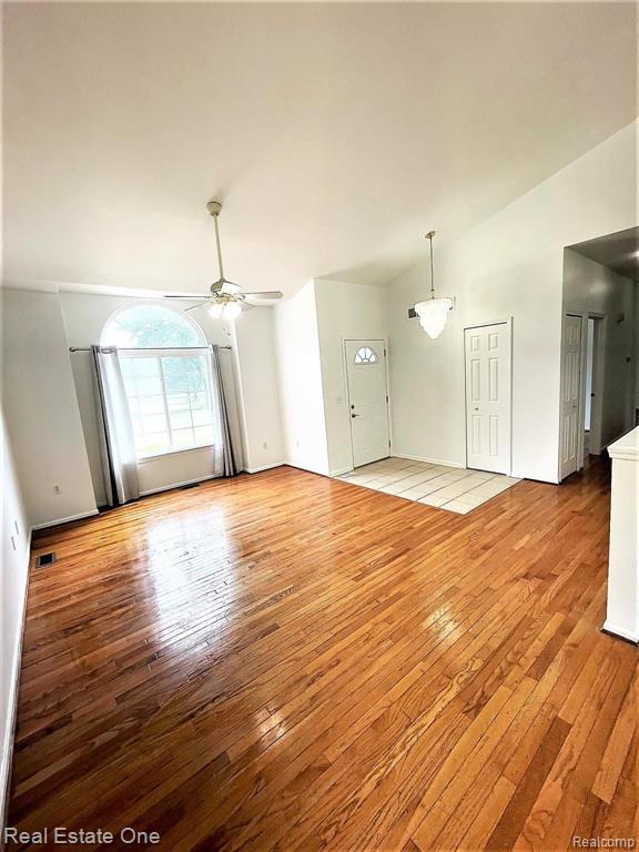 22683 Middlebelt Road Farmington Hills, MI 48336 - Photo 2 of 18