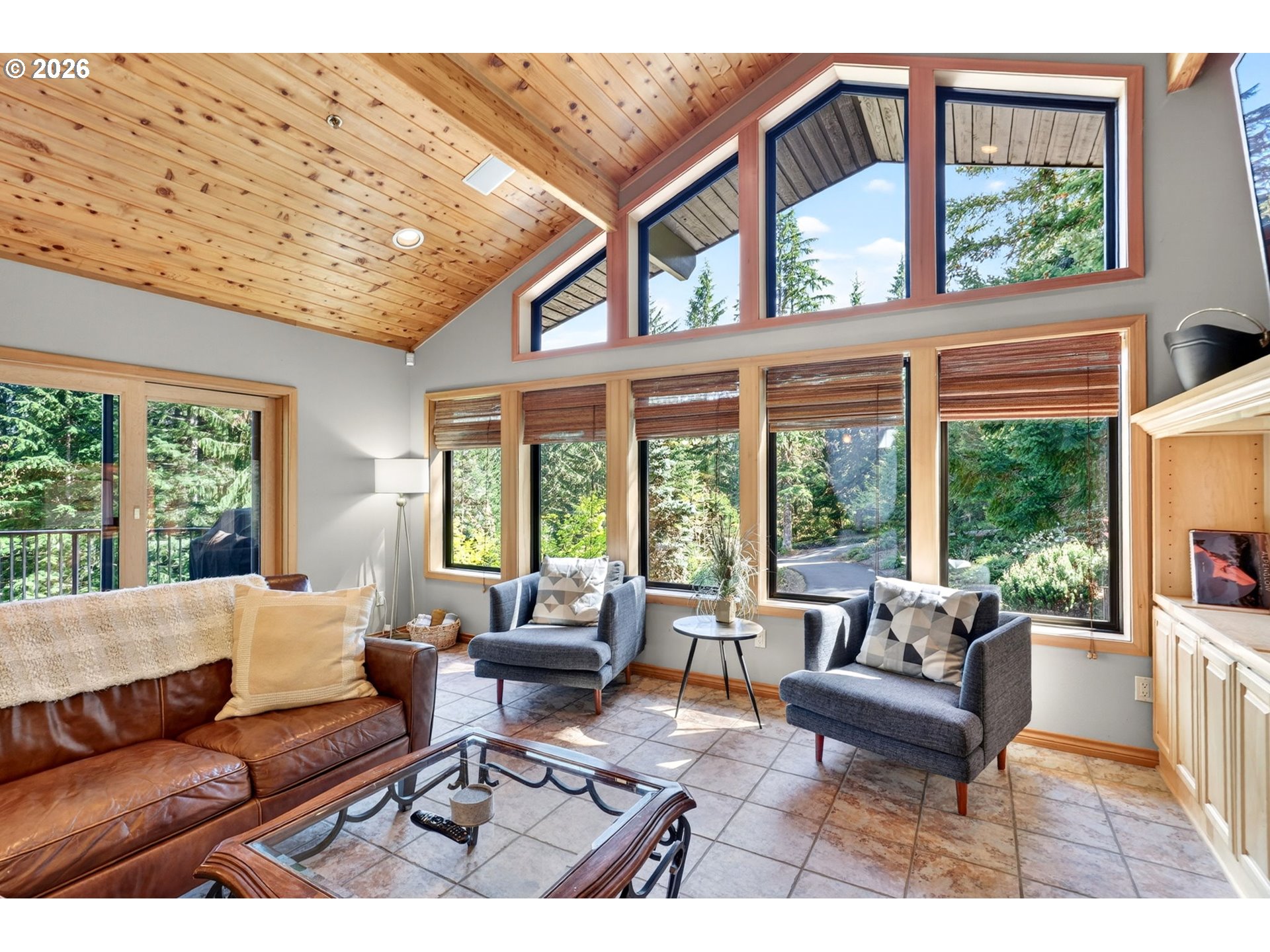 18685 East Aschoff Road Rhododendron, OR 97049 - Photo 12 of 48 a living room with furniture and a large window