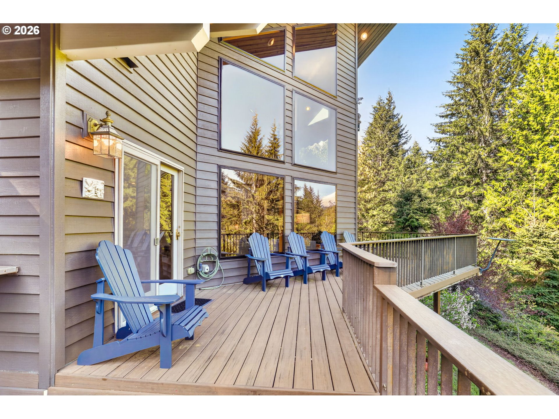 18685 East Aschoff Road Rhododendron, OR 97049 - Photo 28 of 48 a view of balcony with chairs and wooden fence