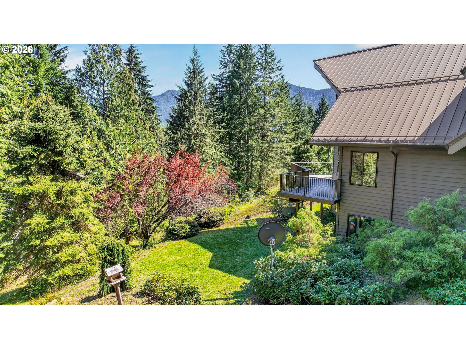 18685 East Aschoff Road Rhododendron, OR 97049 - Photo 3 of 48 a view of a backyard