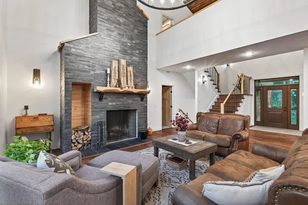 $949,900 | 33644 Xenon Drive Northwest, Princeton, MN 55371