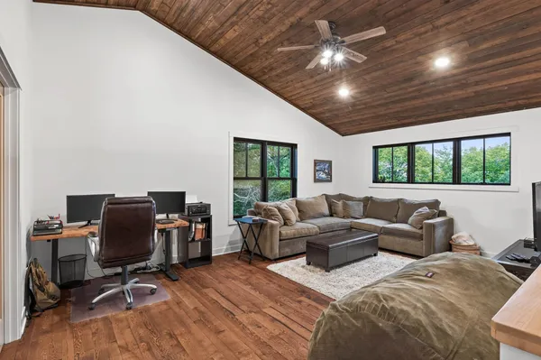 $949,900 | 33644 Xenon Drive Northwest, Princeton, MN 55371