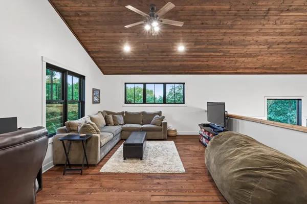 $949,900 | 33644 Xenon Drive Northwest, Princeton, MN 55371