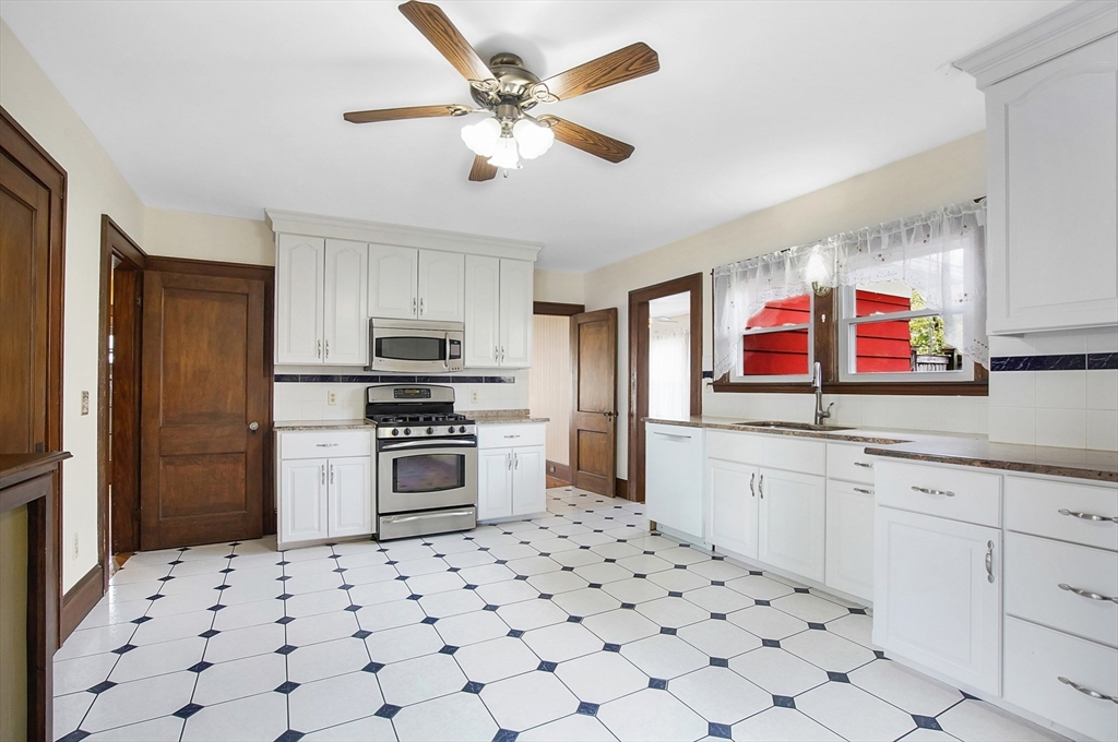 50 Morningside Park Springfield, MA 01108 - Photo 16 of 42