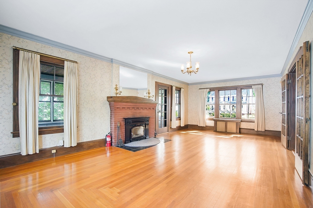 50 Morningside Park Springfield, MA 01108 - Photo 9 of 42