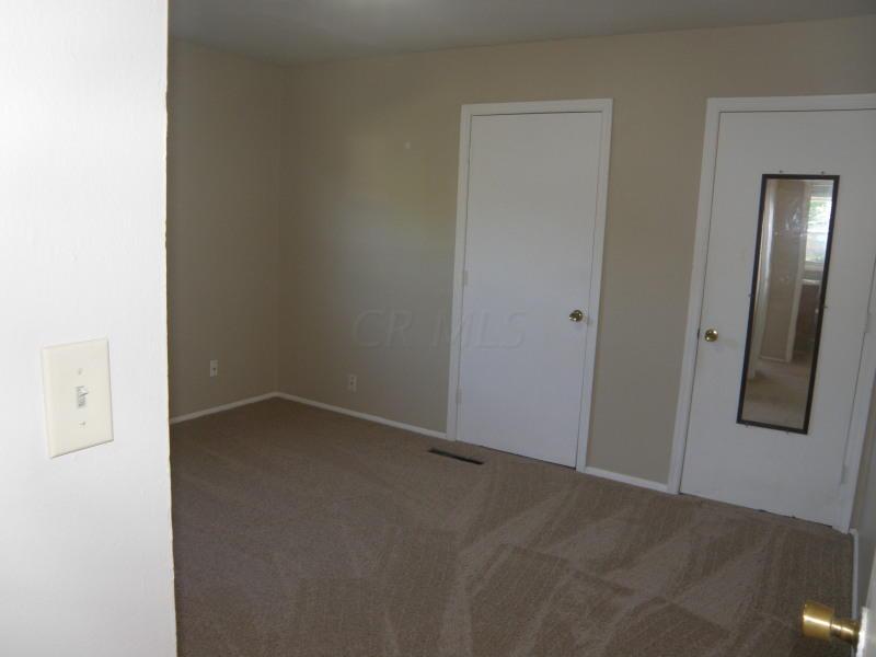 4572 Rodney Road Columbus, OH 43227 - Photo 6 of 18 Gallery Image 6