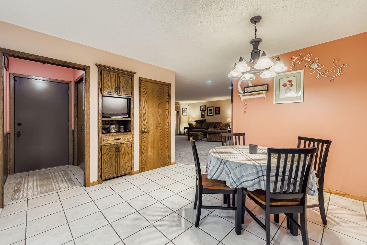 198 35th Street Northeast Buffalo, MN 55313 - Photo 11 of 31