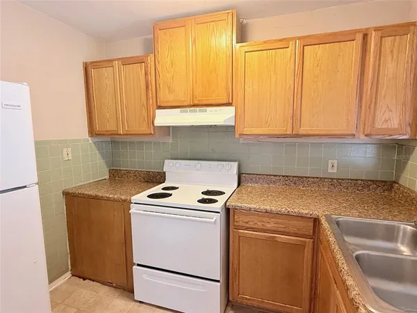 $1,550 | 2835 Doctor Martin Luther King Junior Street South, St. Petersburg, FL 33705