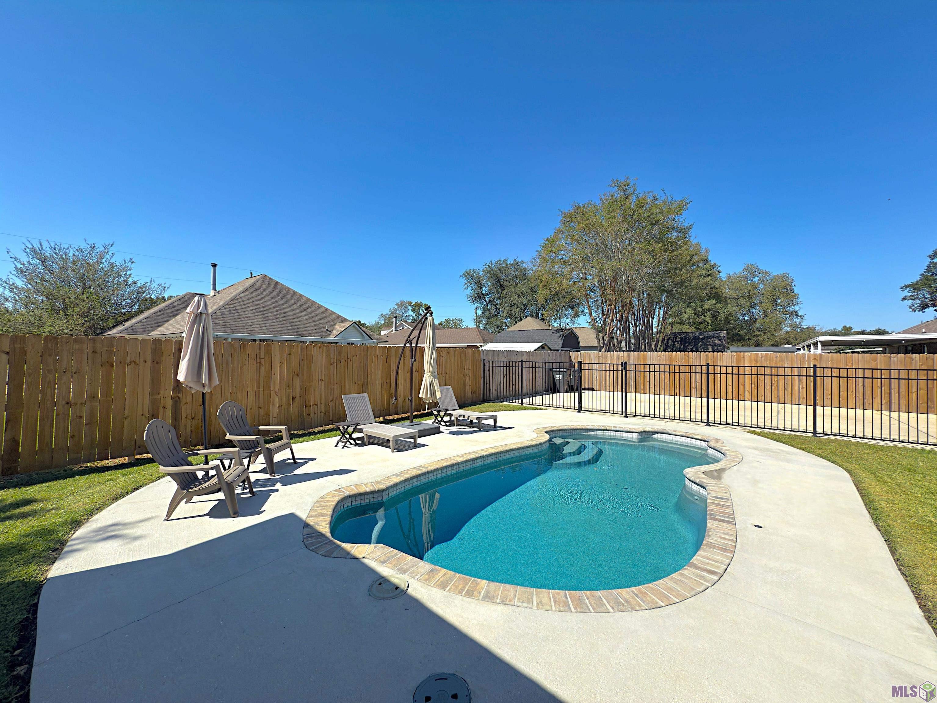 18527 Perkins Oak Road Prairieville, LA 70769 - Photo 4 of 25 Gallery Image 4