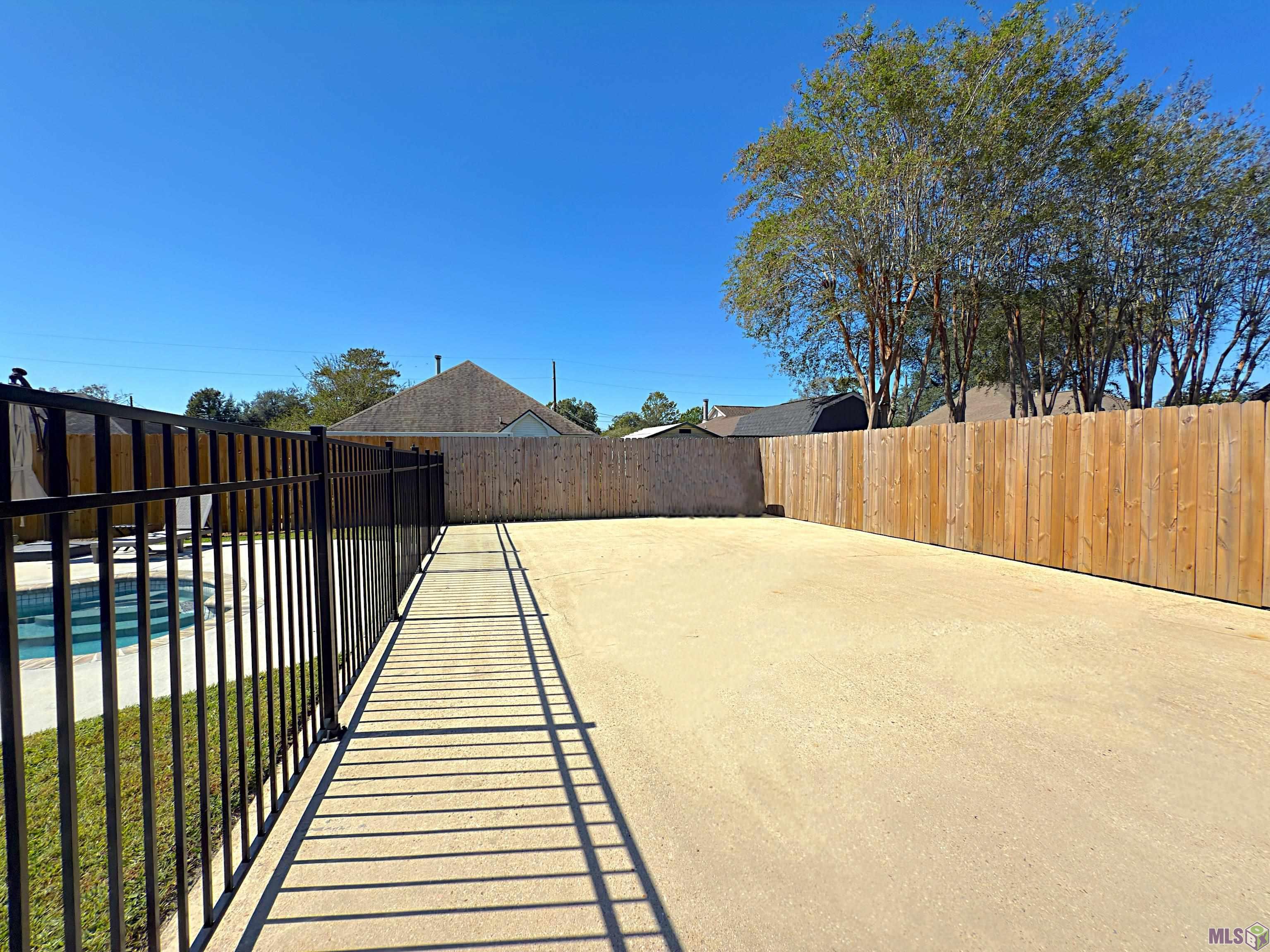 18527 Perkins Oak Road Prairieville, LA 70769 - Photo 8 of 25 Gallery Image 8