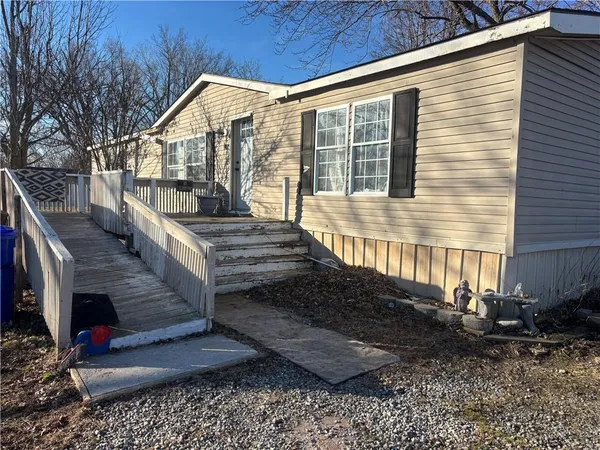 $140,000 | 210 South Walnut Street, Houstonia, MO 65333