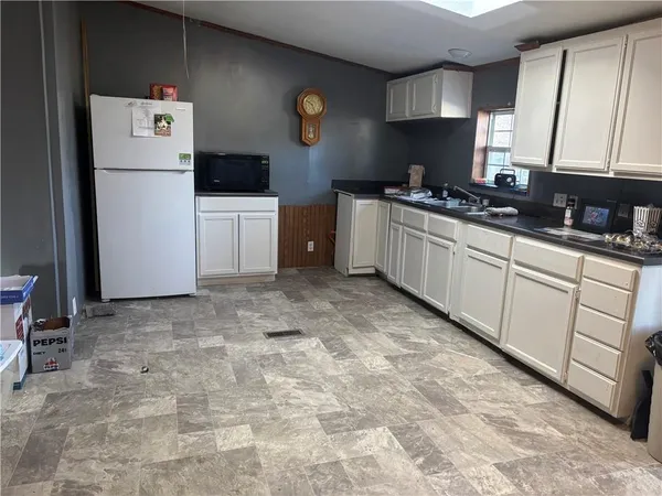 $140,000 | 210 South Walnut Street, Houstonia, MO 65333