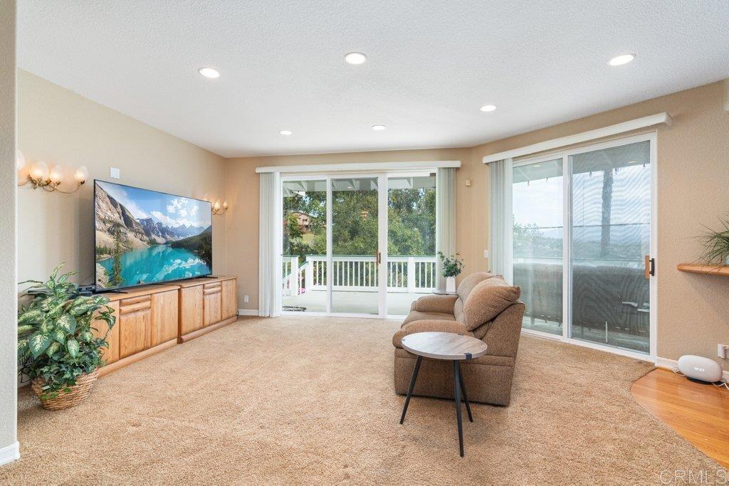 4327 Hollyhill Road Vista, CA 92084 - Photo 6 of 40 Familyroom Adjacent to Kitchen/Dining