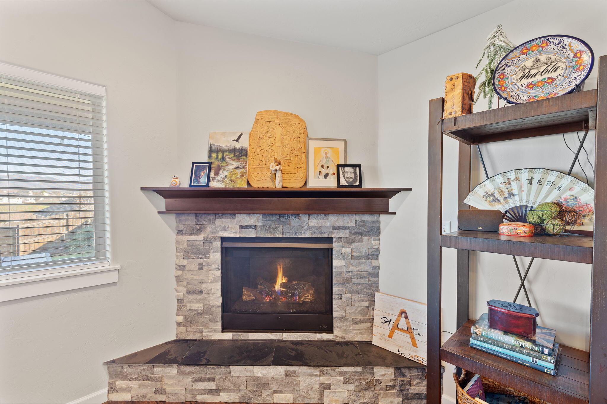 110 Linton Way Eagle Point, OR 97524 - Photo 8 of 41 a living room with furniture and a fireplace