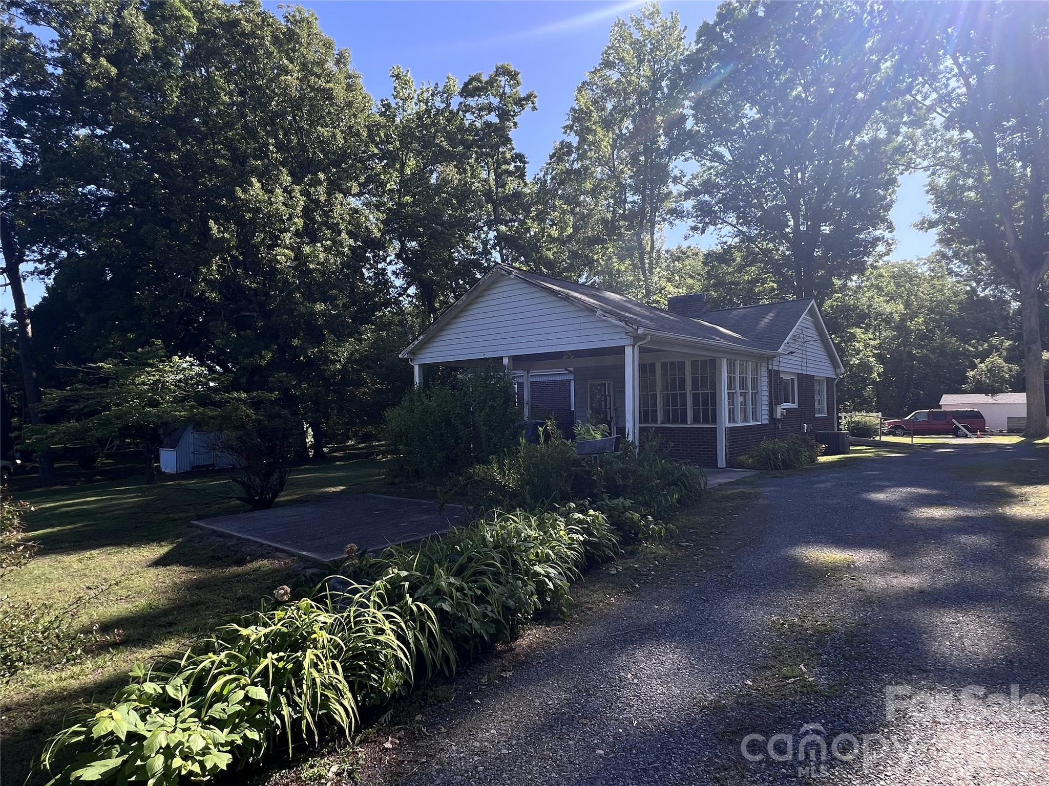 209 South Roxford Road Kings Mountain, NC 28086 - Photo 4 of 38