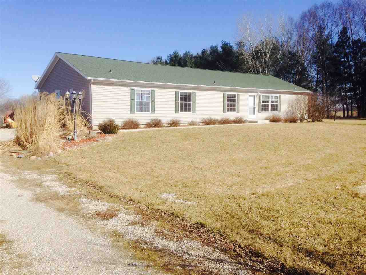390 19th Road Bourbon, IN 46504 - Photo 4 of 18 Gallery Image 4