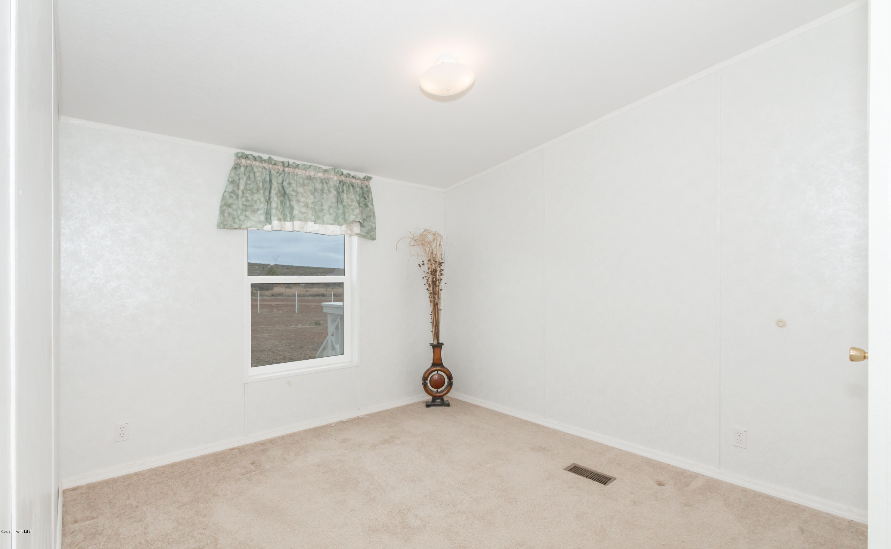 11600 South Hackberry Road Mayer, AZ 86333 - Photo 15 of 21 Bedroom 3