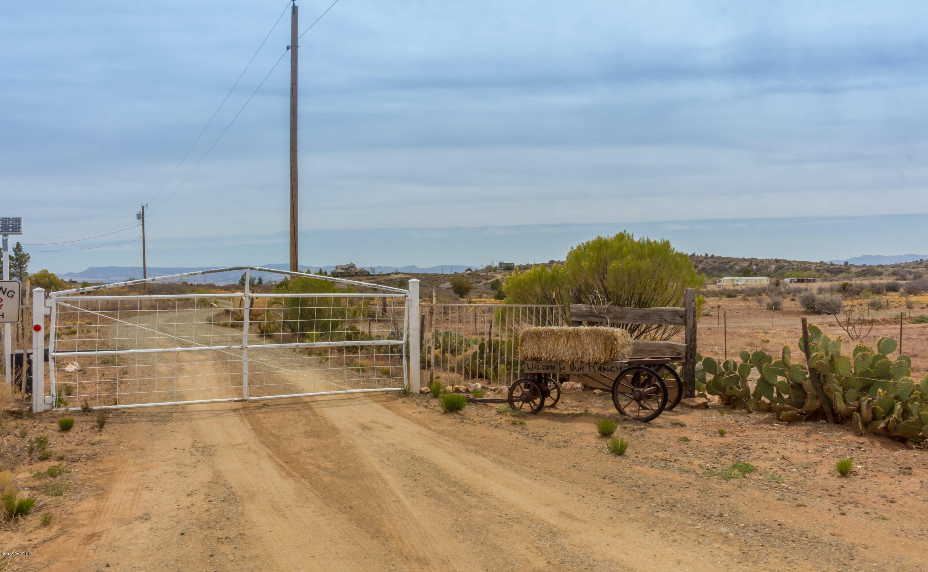 11600 South Hackberry Road Mayer, AZ 86333 - Photo 4 of 21 Entry of Property