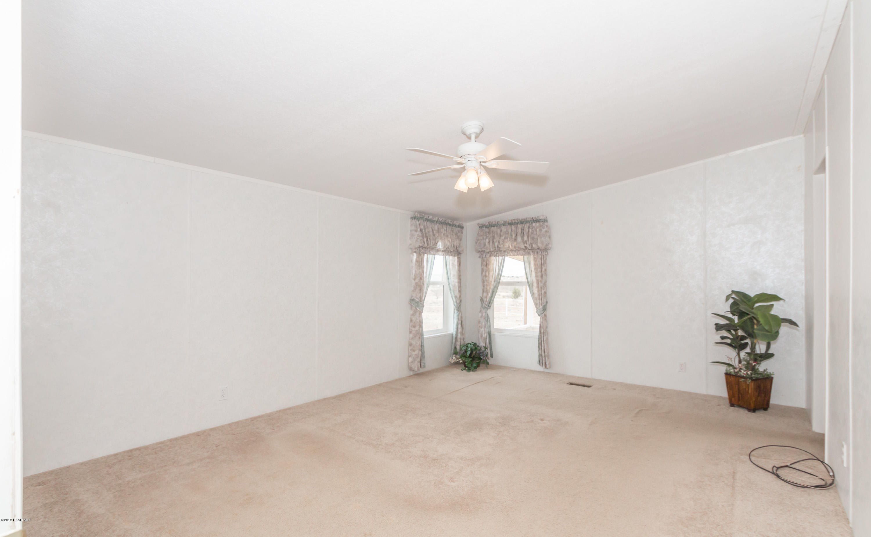 11600 South Hackberry Road Mayer, AZ 86333 - Photo 7 of 21 Master Bedroom