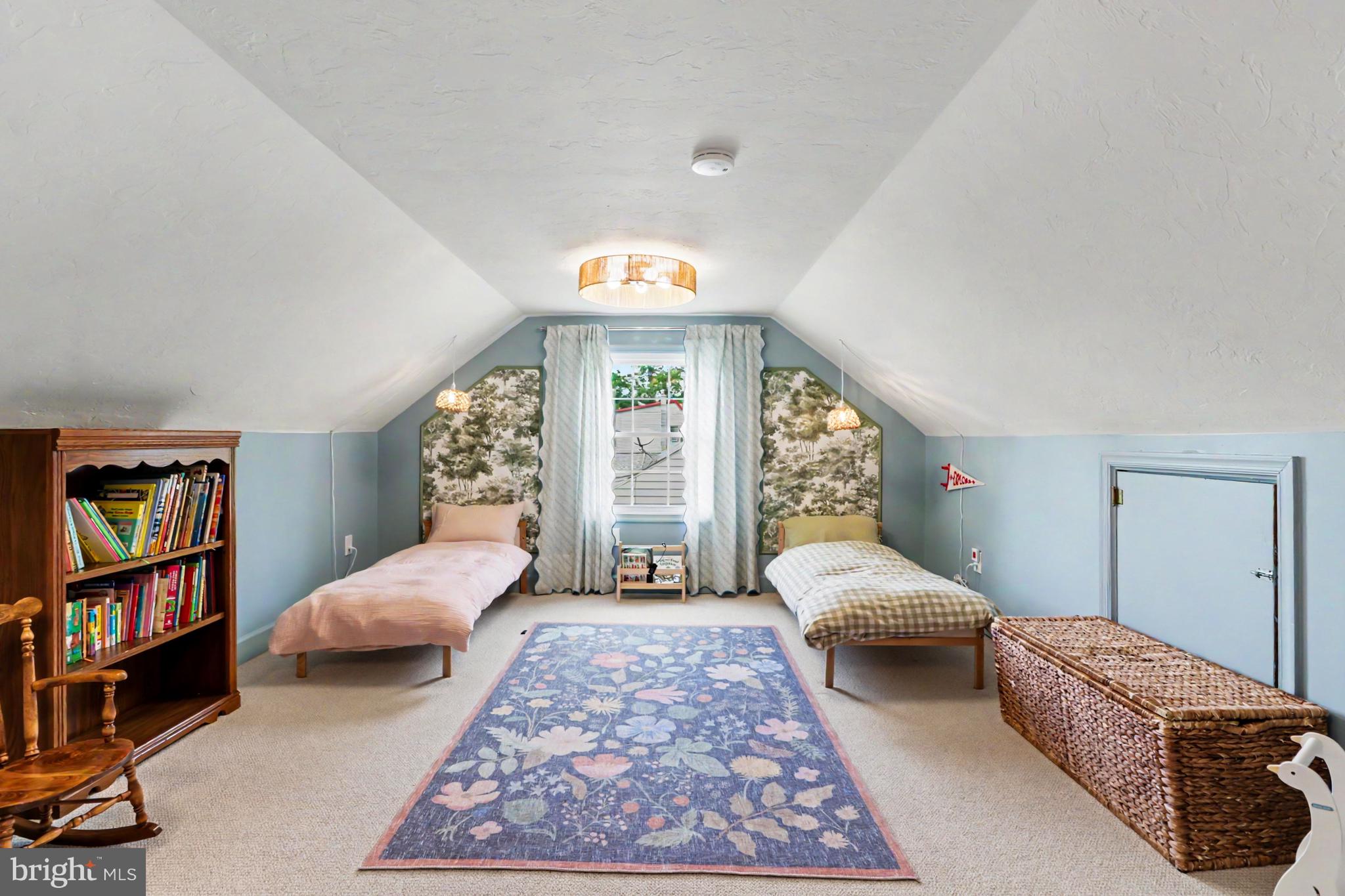 18 Sinclair Road Mechanicsburg, PA 17055 - Photo 23 of 44 2nd floor bedroom