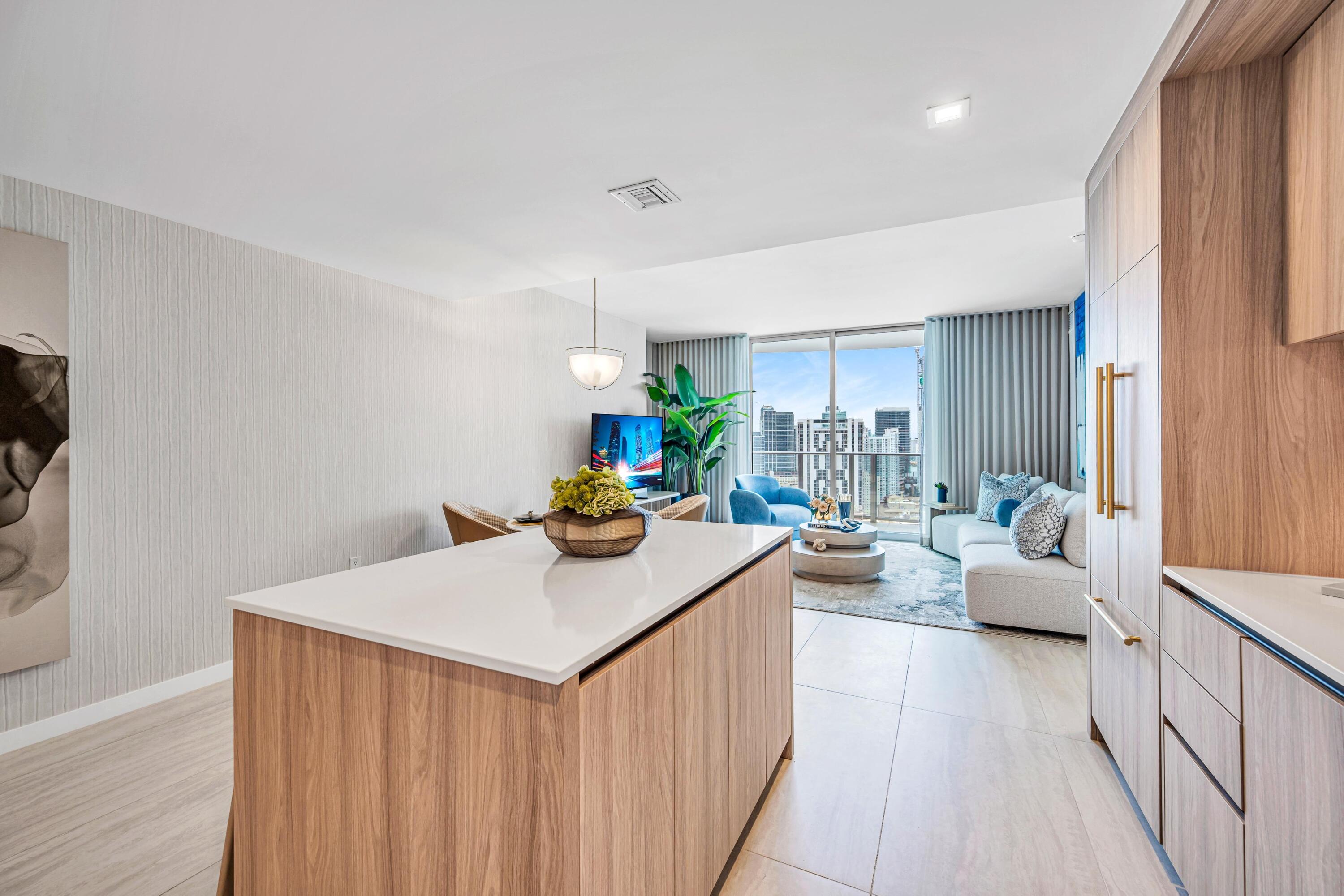 77 Southeast 5th Street, Unit 2014 Miami, FL 33131 - Photo 32 of 50 VICEROY #3801-10