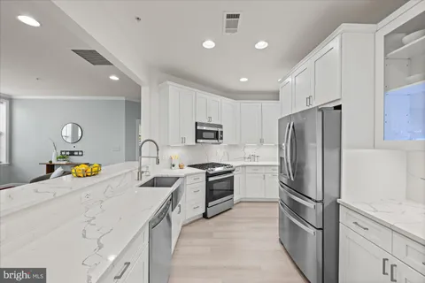 $599,900 | 400 Cameron Station Boulevard, Unit 202, Alexandria, VA 22304