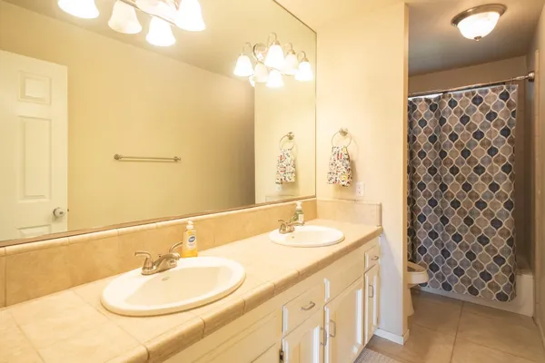 $470,000 | 1855 Vartikian Avenue, Clovis, CA 93611