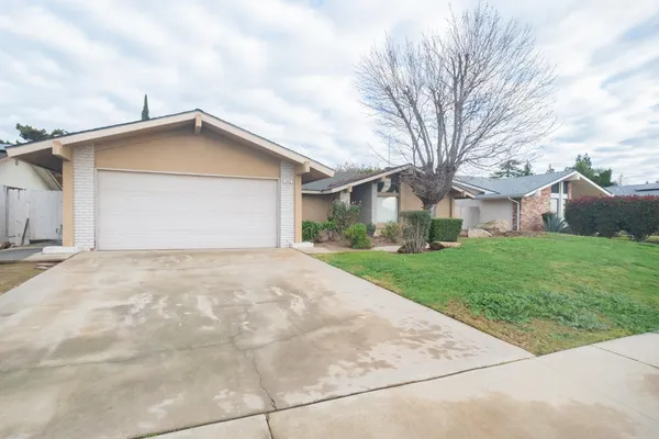 $470,000 | 1855 Vartikian Avenue, Clovis, CA 93611