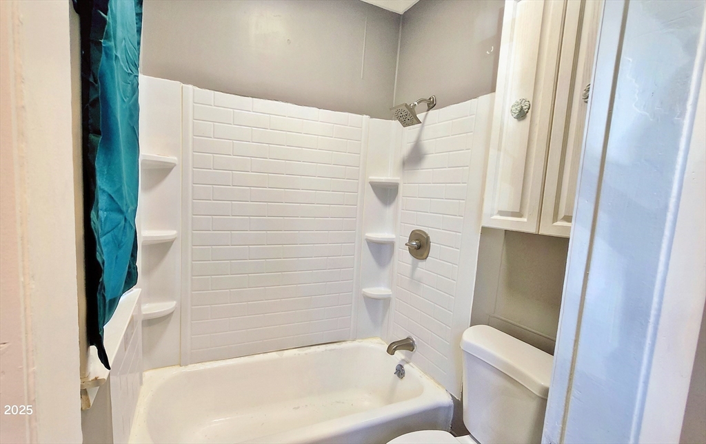 130 Farmland Road Lowell, MA 01850 - Photo 8 of 30 Gallery Image 8