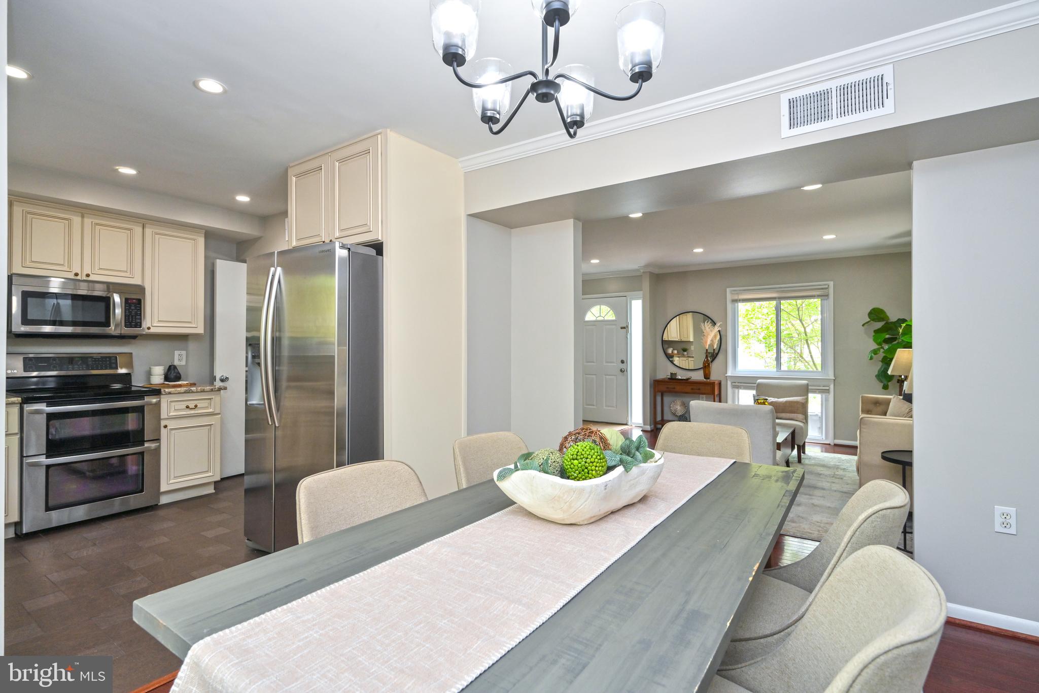 2426 Cloudcroft Square Reston, VA 20191 - Photo 11 of 31 Gallery Image 11