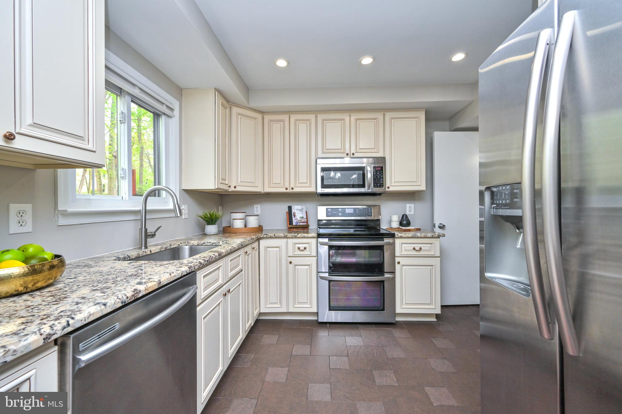 2426 Cloudcroft Square Reston, VA 20191 - Photo 12 of 31 Gallery Image 12