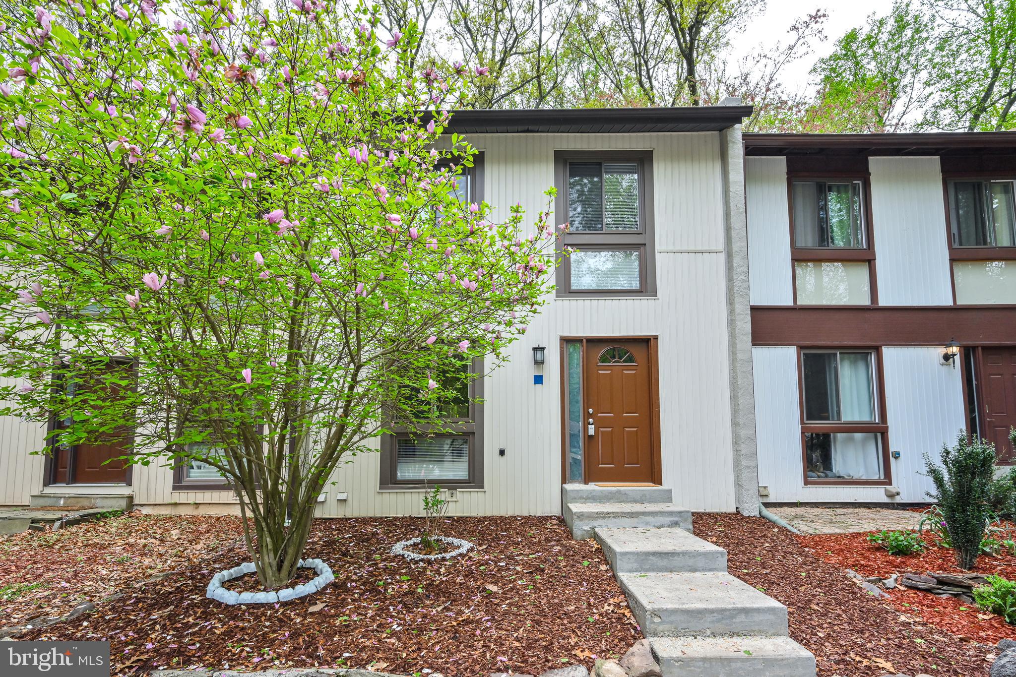 2426 Cloudcroft Square Reston, VA 20191 - Photo 2 of 31 Gallery Image 2