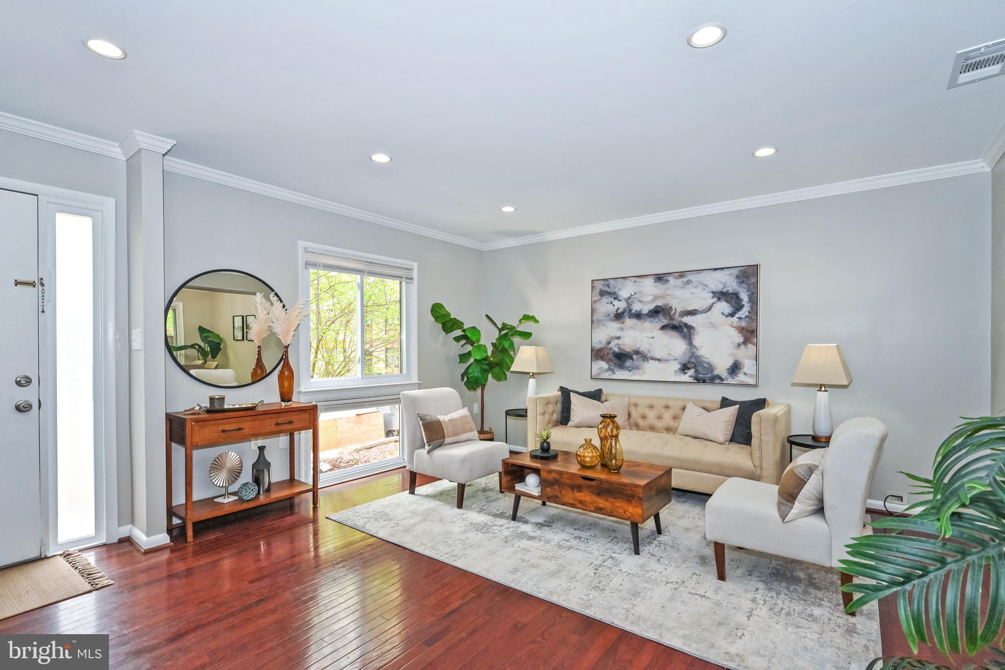 2426 Cloudcroft Square Reston, VA 20191 - Photo 3 of 31 Gallery Image 3