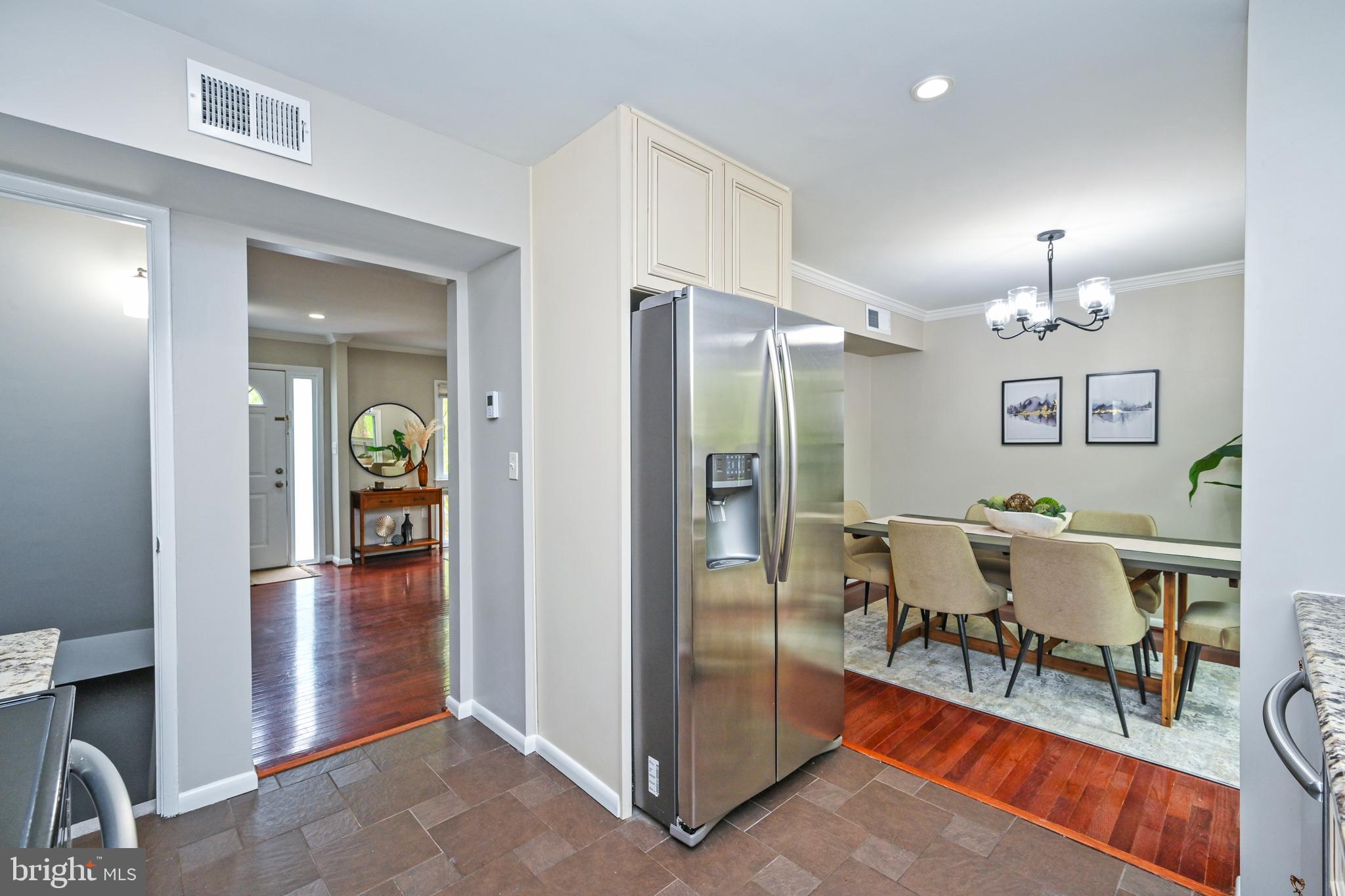 2426 Cloudcroft Square Reston, VA 20191 - Photo 9 of 31 Gallery Image 9