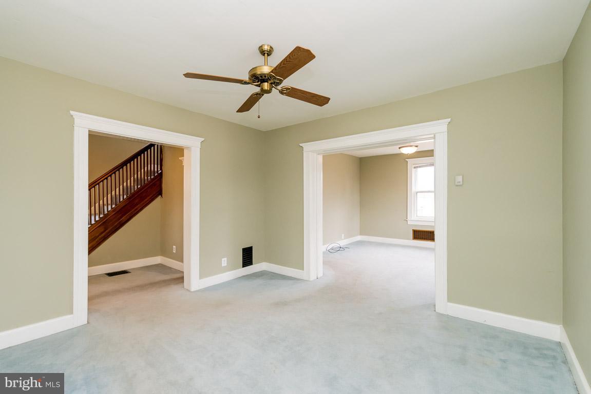 438 North Patuxent Road Odenton, MD 21113 - Photo 7 of 30 Living Room