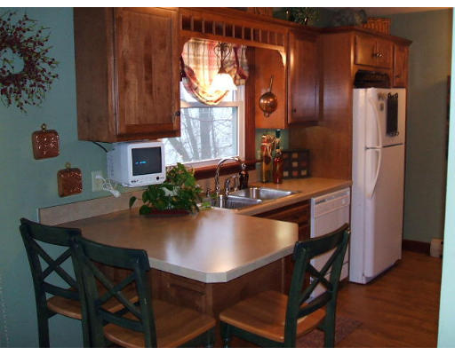 44 Clemence Hill Road Southbridge, MA 01550 - Photo 3 of 16 Gallery Image 3
