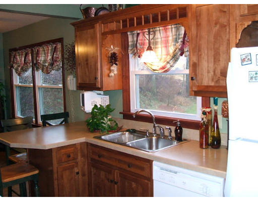 44 Clemence Hill Road Southbridge, MA 01550 - Photo 4 of 16 Gallery Image 4