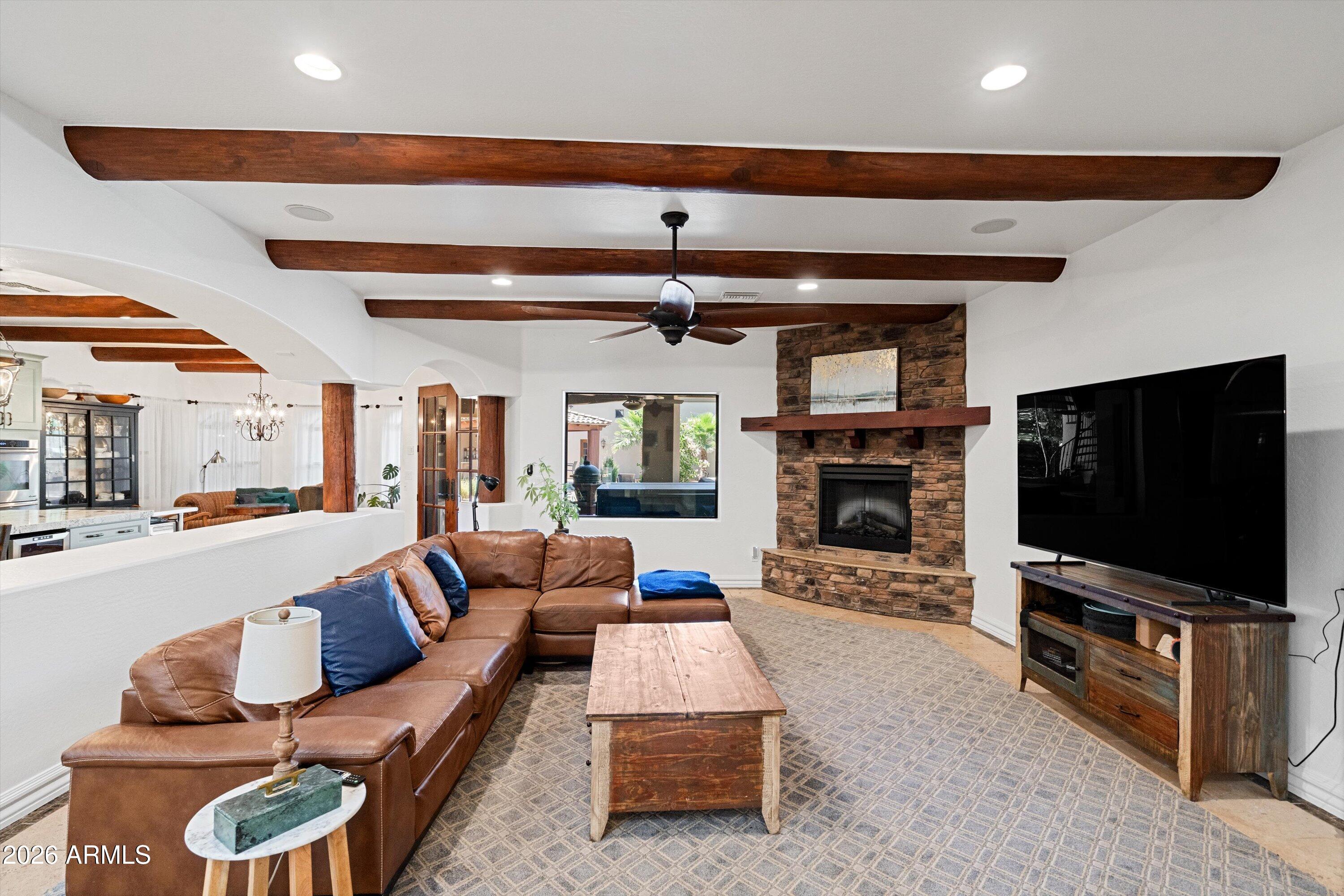 1823 West Maddock Road Phoenix, AZ 85086 - Photo 22 of 121 022-Family Room